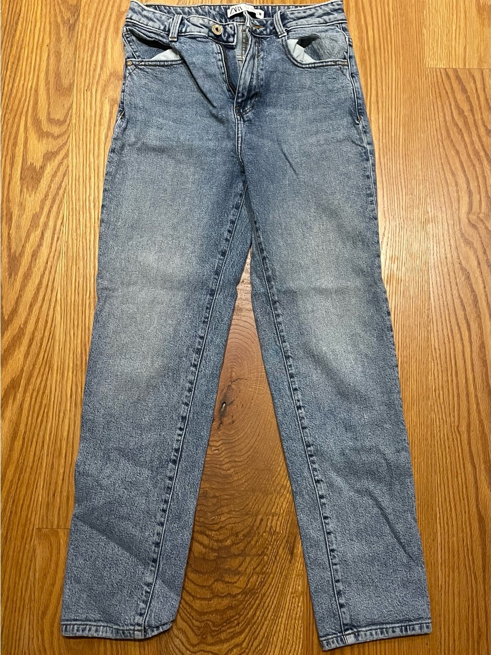 Women’s Light Blue Straight-Leg Jeans